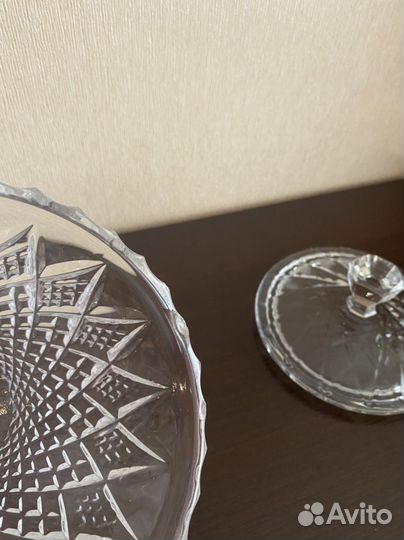 Хрустальная конфетница с крышкой