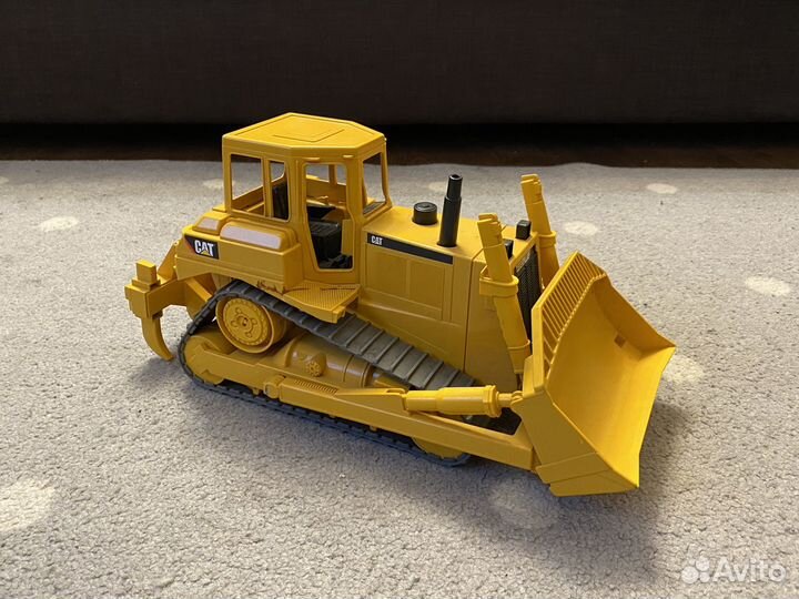 Бульдозер Bruder Cat