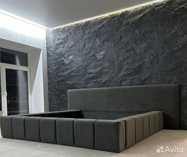 Кровать с подъемным механизмом