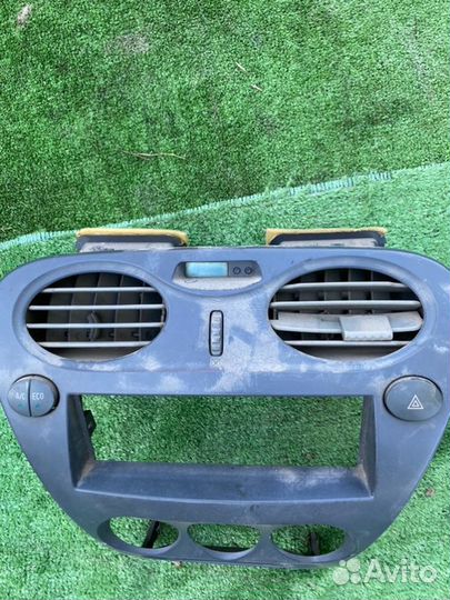 Консоль центральная Hafei Brio 2006