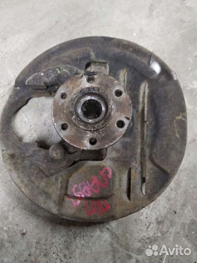 Передний правый поворотный кулак Славут