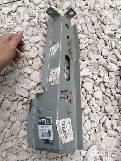 LADA Vesta стойка рамки радиатора левая