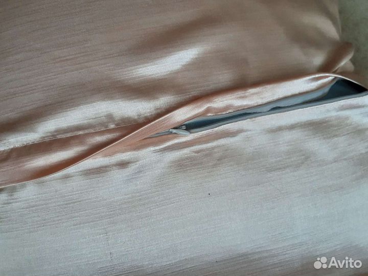 Декоративная атласная наволочка