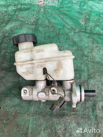 Цилиндр тормозной главный Kia Sorento 2008г