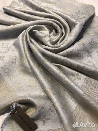 Палантины с брендовым принтом