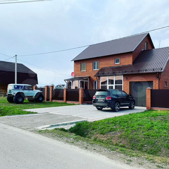 Коттедж 210 м² на участке 16 сот.