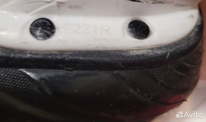 Хоккейные коньки bauer