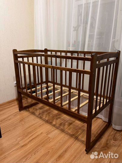 Детская кроватка с матрасом