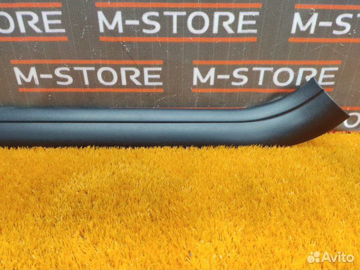 Накладка на порог салона передняя правая Bmw