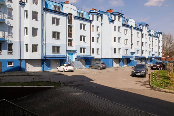 3-к. квартира, 129,2 м², 1/4 эт.