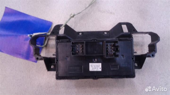 Блок управления стеклоподъемниками передний левый