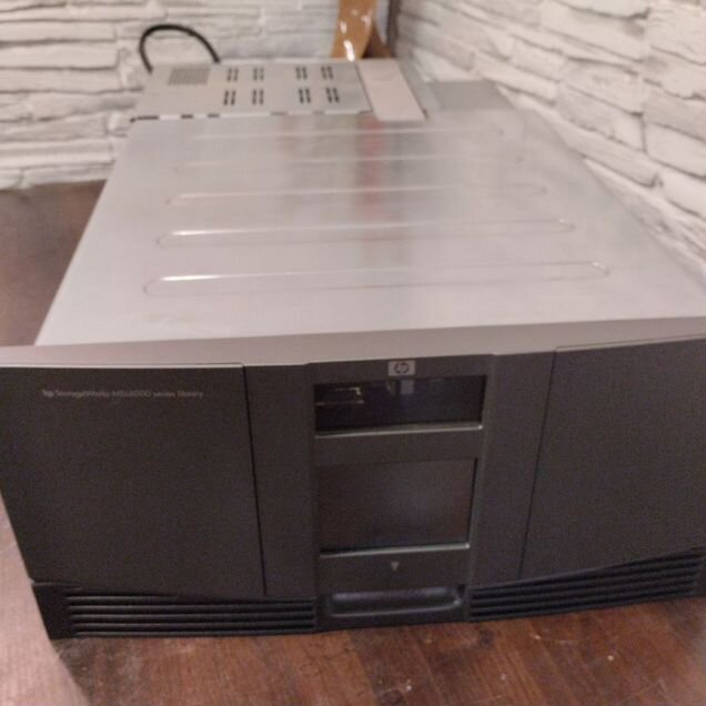 Ленточная библиотека HP MSL6000