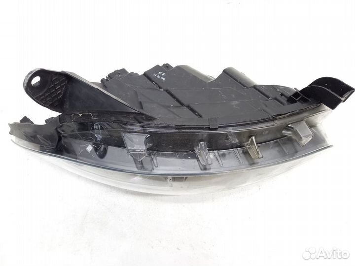 Renault Kaptur (c 16) фара левая