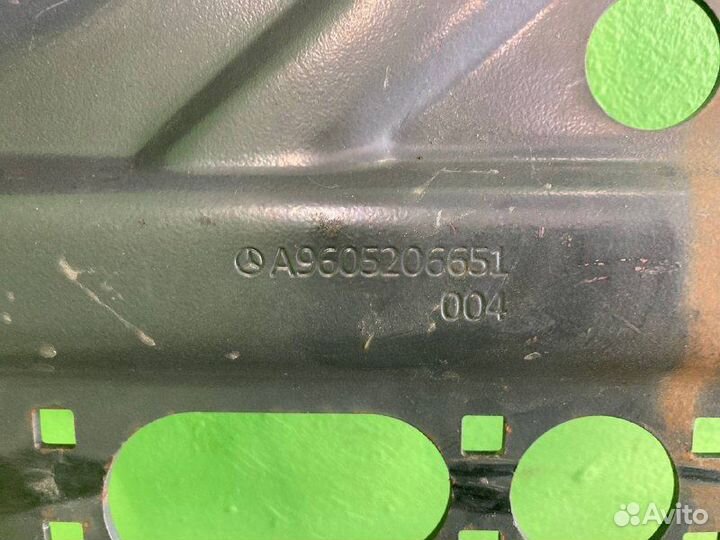 Кронштейн крепления крыла mercedes-benz actros MP