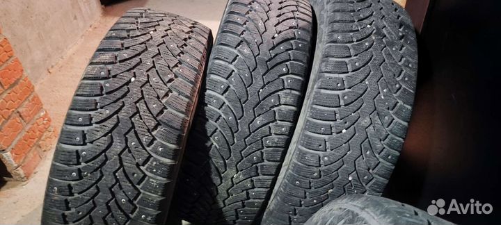 Pirelli Formula Ice 215/70 R16 100T