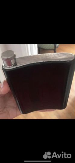 Новая фляжка в коже