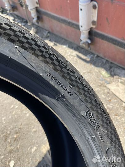 Michelin Pilot Sport 4 S 255/40 R21 и 285/35 R21