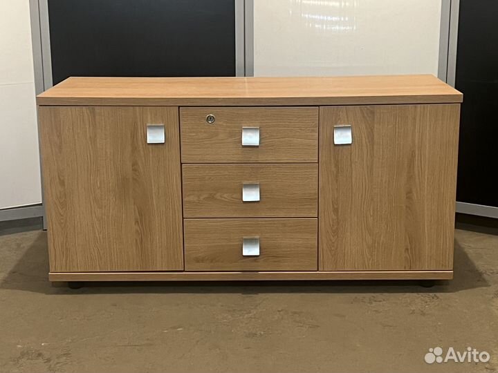 Тумба под телевизор 121х46х60см