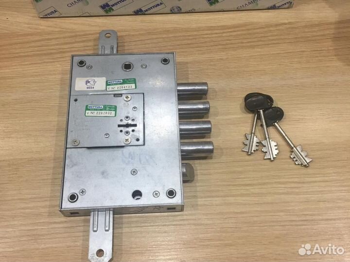 Замок врезной сувальдный Mottura Champions