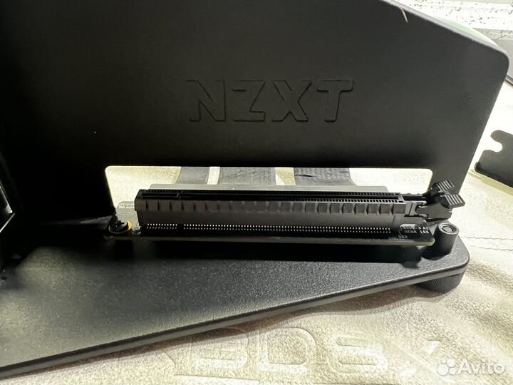 Райзер Nzxt Vertical GPU Mounting Kit 4.0