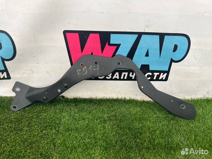 Подкапотный пластик Ford Mustang 6 рест. 2020