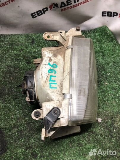 Фара правая Toyota Carina седан 1.6 4AFE 1996