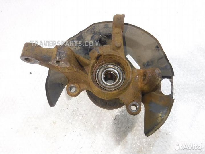 Кулак передний правый