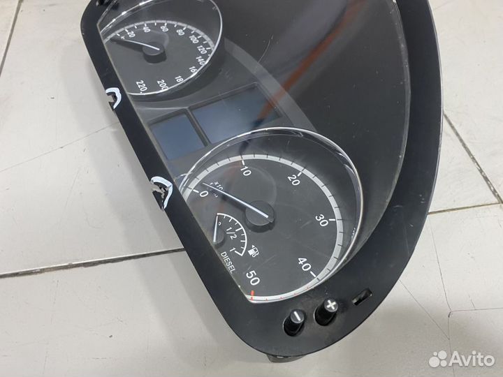 Панель приборов