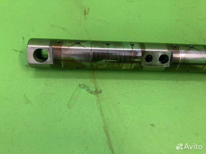 Ось коромысла клапана volvo FH13