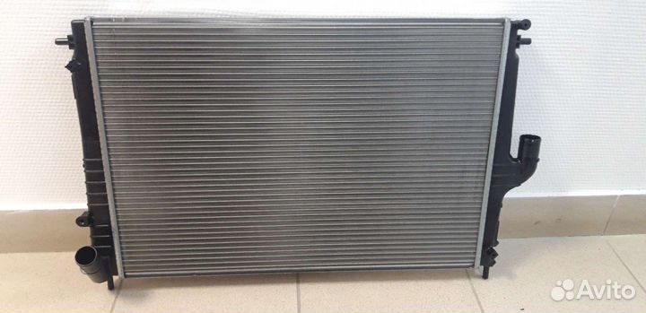 Радиатор охлаждения Ниссан Альмера G15 АКПП