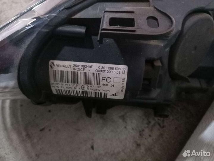 Фара правая Renault Megane3