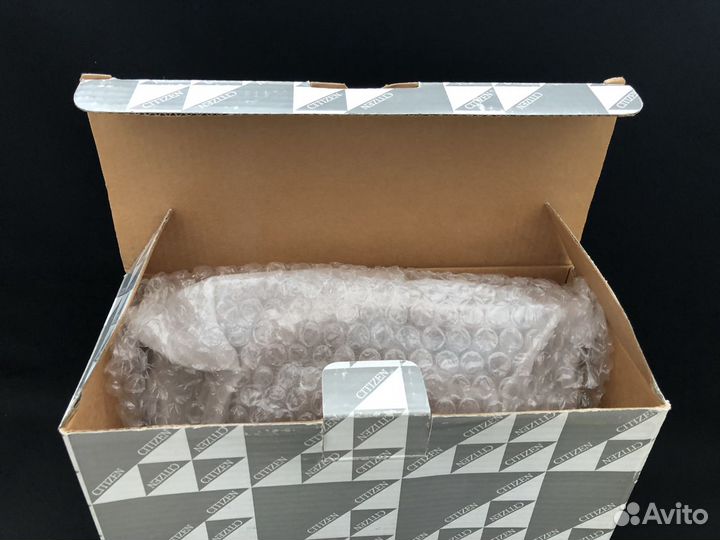 Настольные кварцевые часы citizen. Новые. Япония