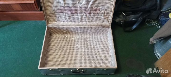 Чемодан старинный