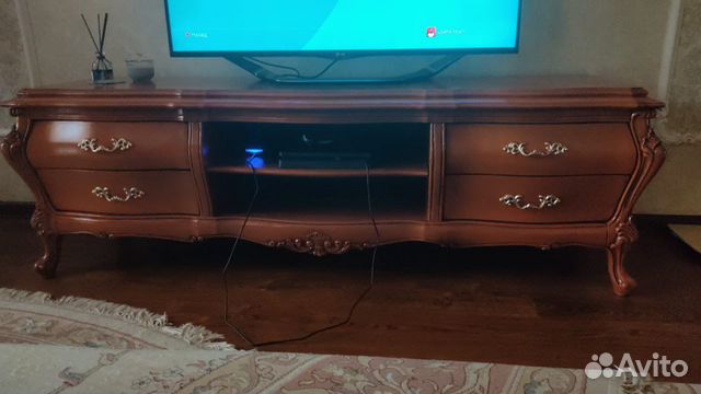 Тумба под телевизор и журнальный стол