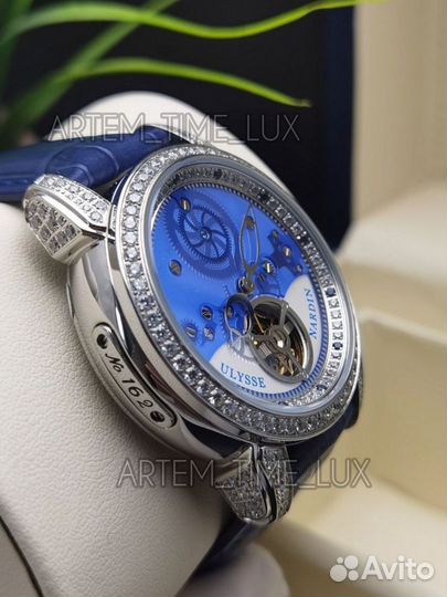 Очень красивые мужские часы с камнями Ulysse Nardi