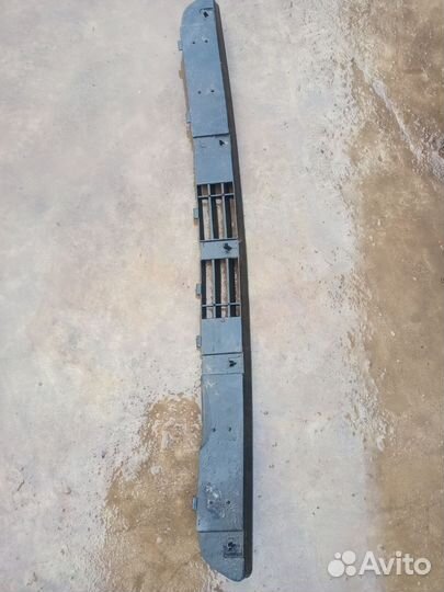 Решетка в бампер передняя Audi 80 B3 седан