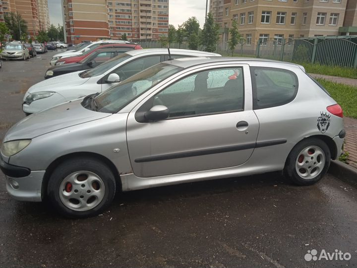 Peugeot 206 1.4 AT, 2000, 200 000 км