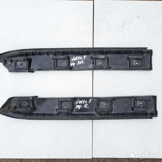 Кронштейн бампера задний правый Volkswagen Jetta 5