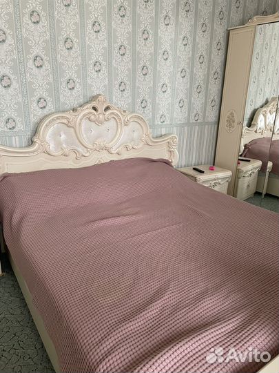 Спальный гарнитур