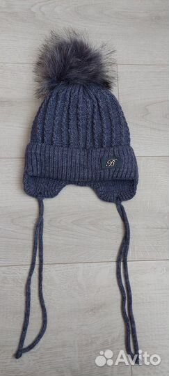 Новая зимняя шапка с помпоном