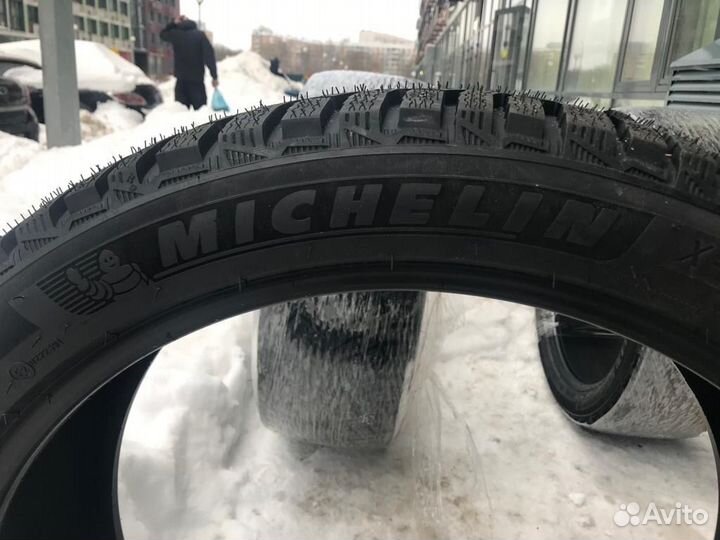 Michelin X-Ice North 4 SUV 285/40 R23 111H