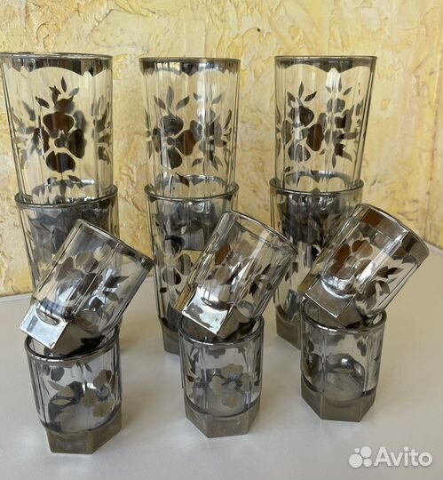 Набор стаканов и рюмок
