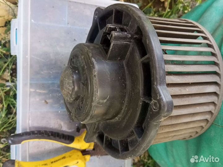 Моторчик печки toyota corolla