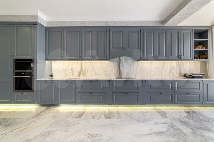 4-к. квартира, 200 м², 8/8 эт.