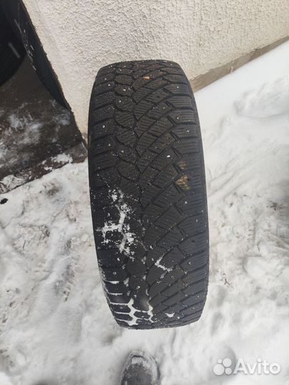 Gislaved Nord Frost 200 215/65 R16