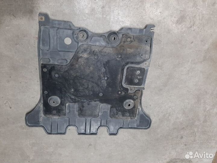 Защита двигателя пластик Land Cruiser 200/Lexus450