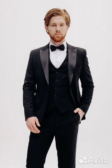 Мужской класский костюм смокинг