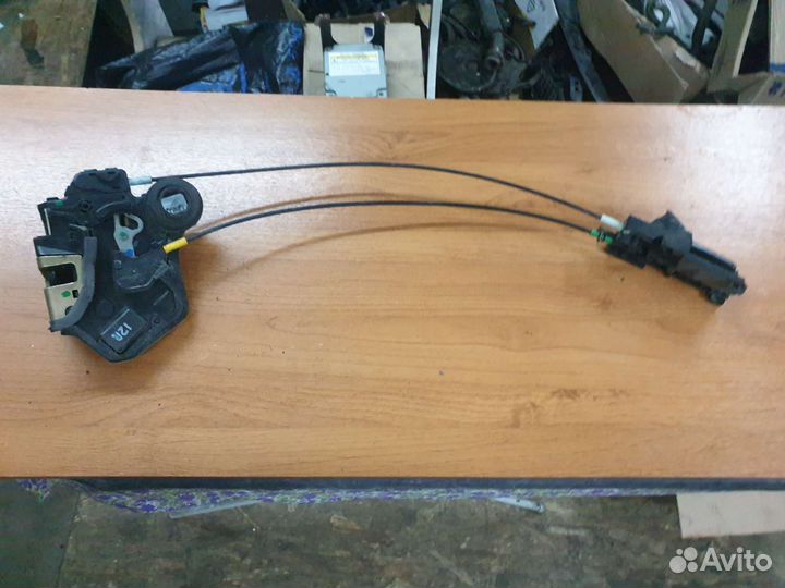 Замок, ручка двери Pontiac Vibe