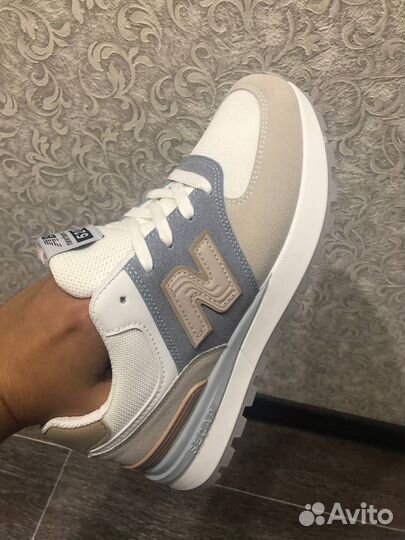 Кроссовки женские new balance