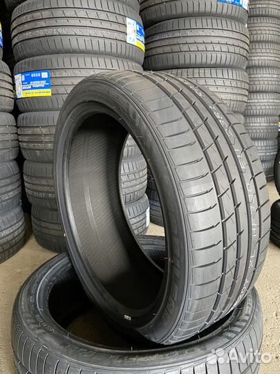 Habilead HF330 265/35 R18 97Y